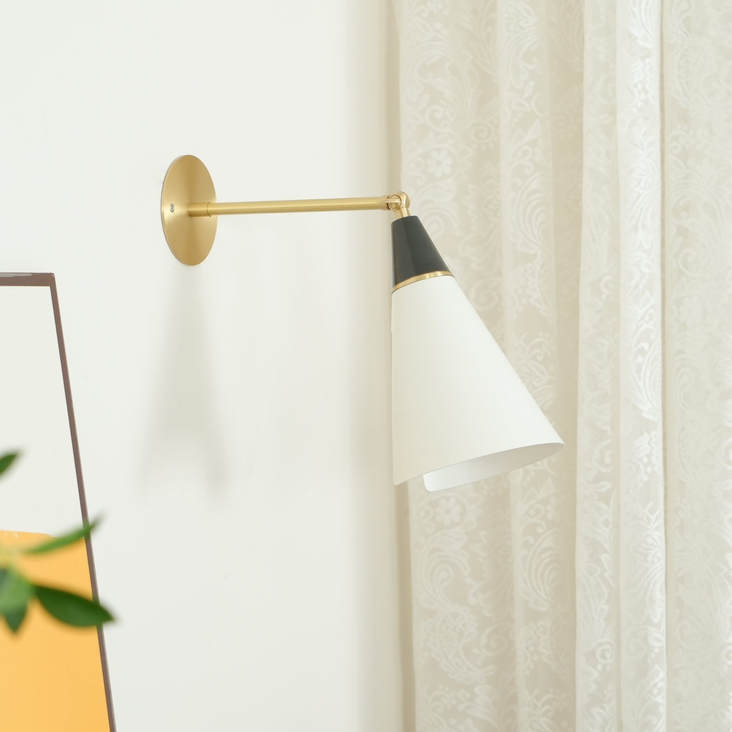 Mauge Wall Light