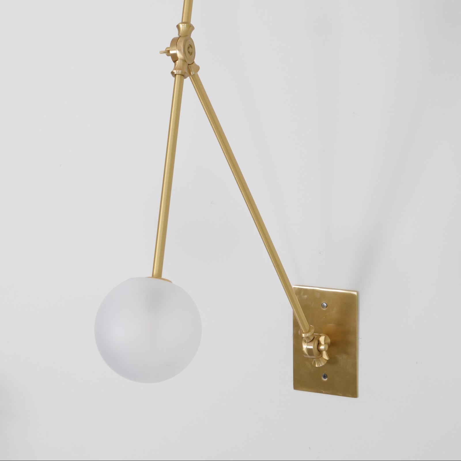 Onema Wall Light