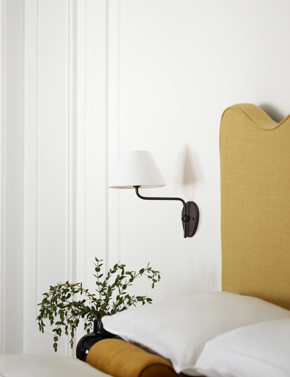 Wynnus Wall Light