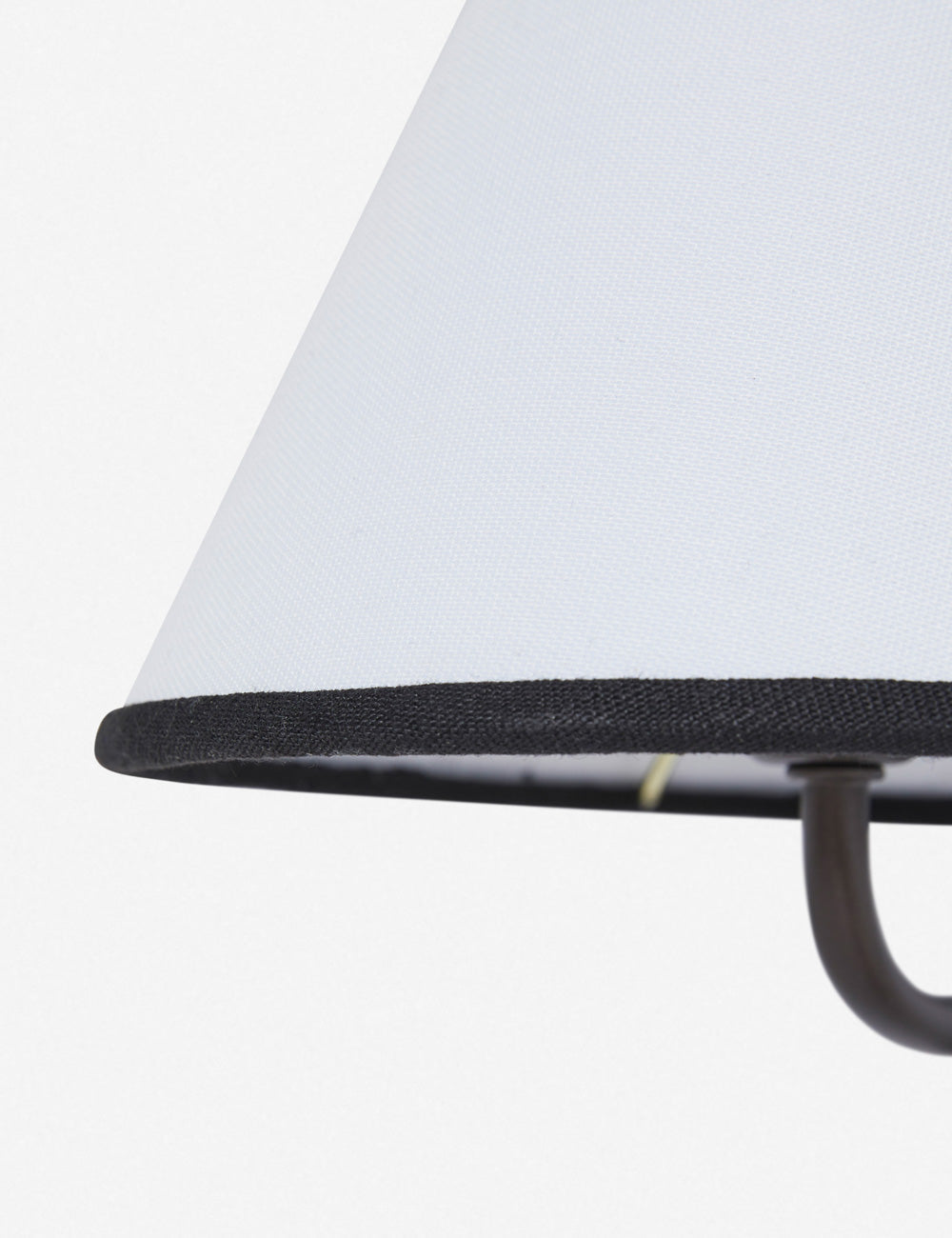 Wynnus Wall Light