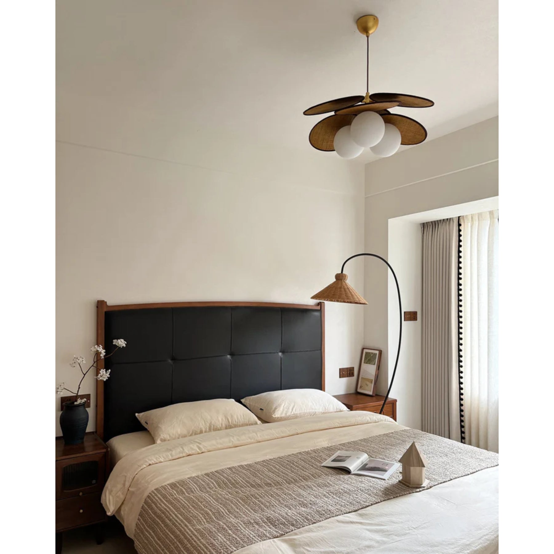 Ovaris Pendant Light