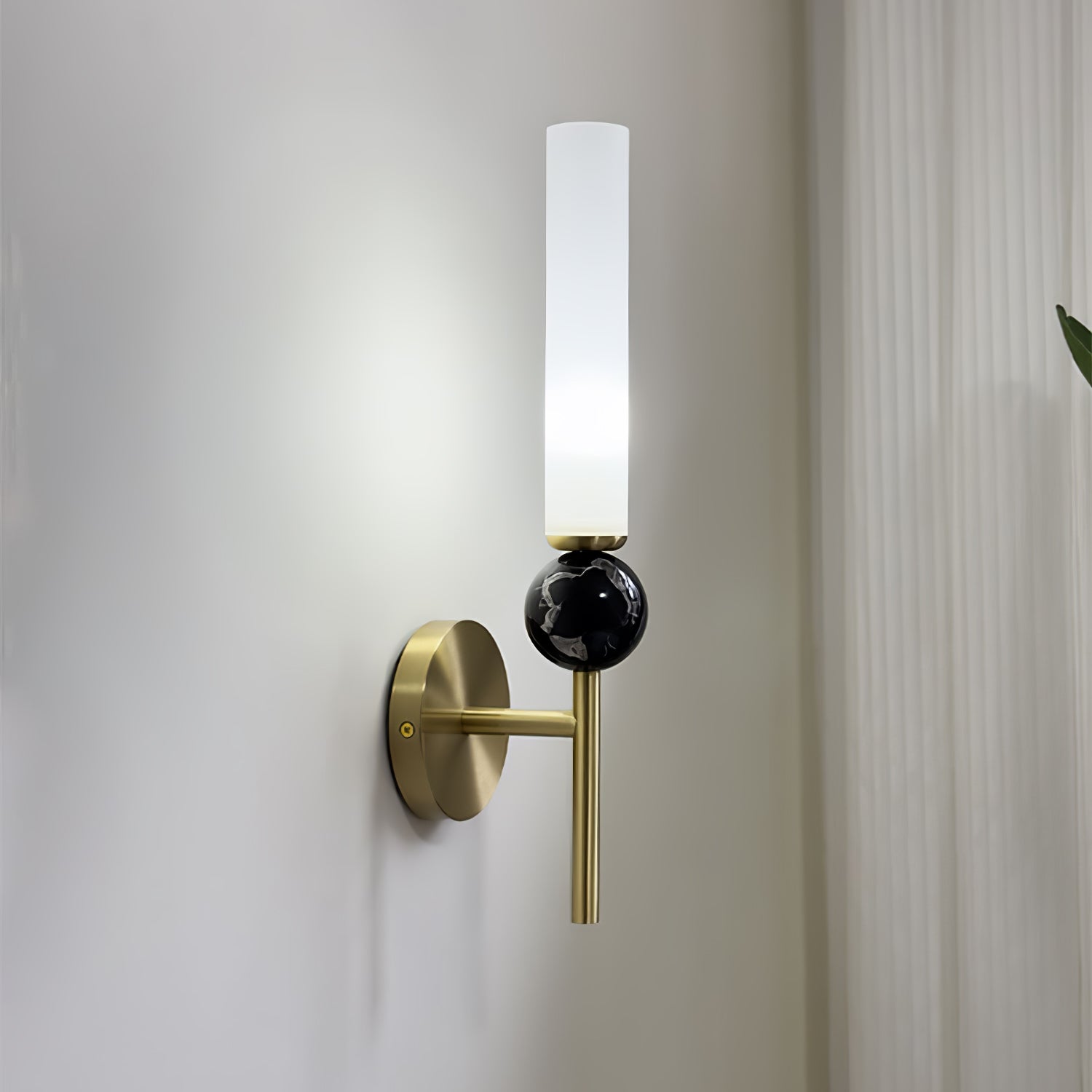 Elira Wall Light