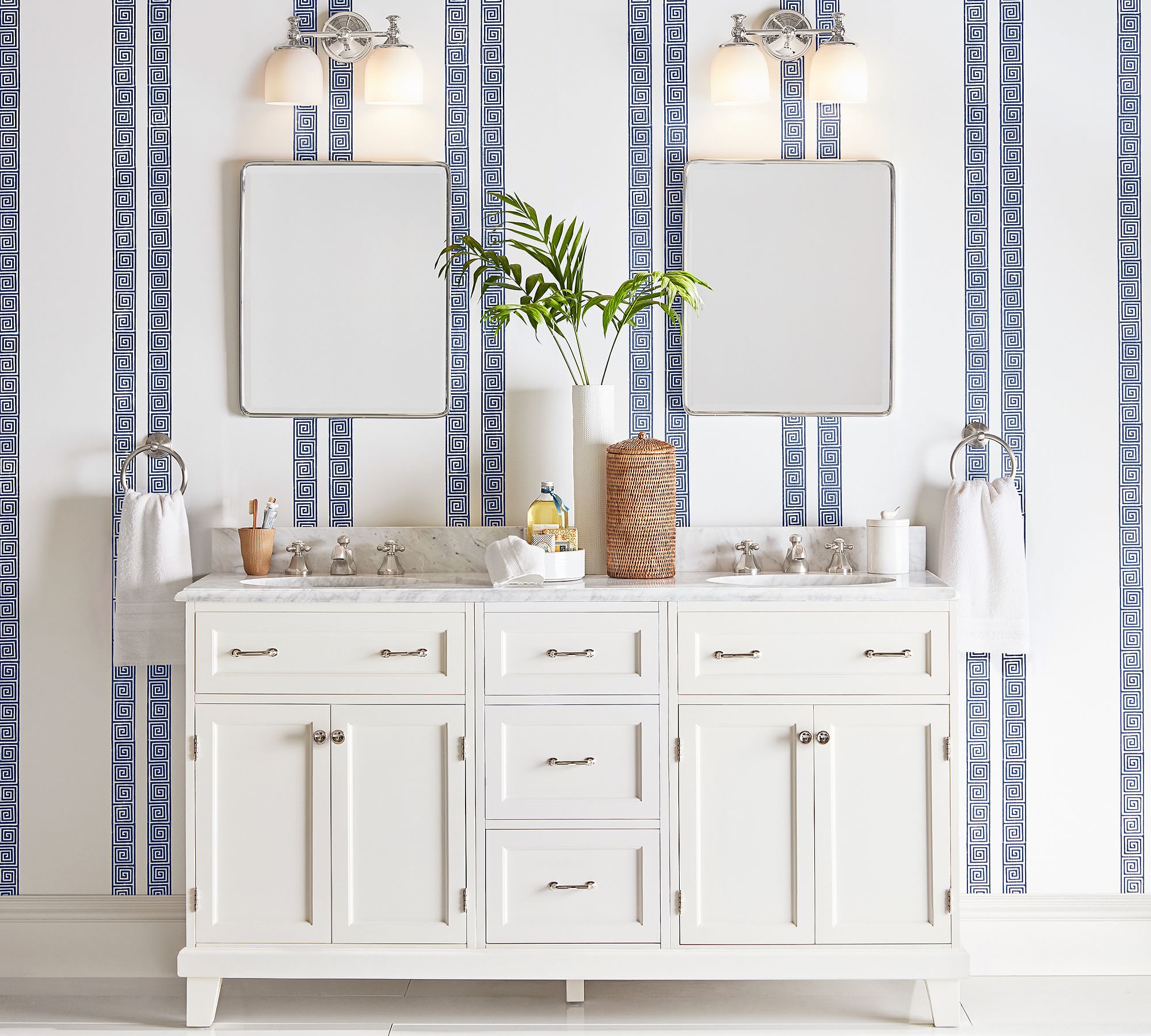 Gleney Short Arm Wall Light