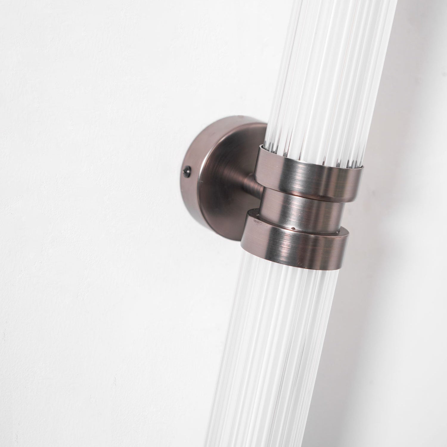 Xeso Vertical Wall Light