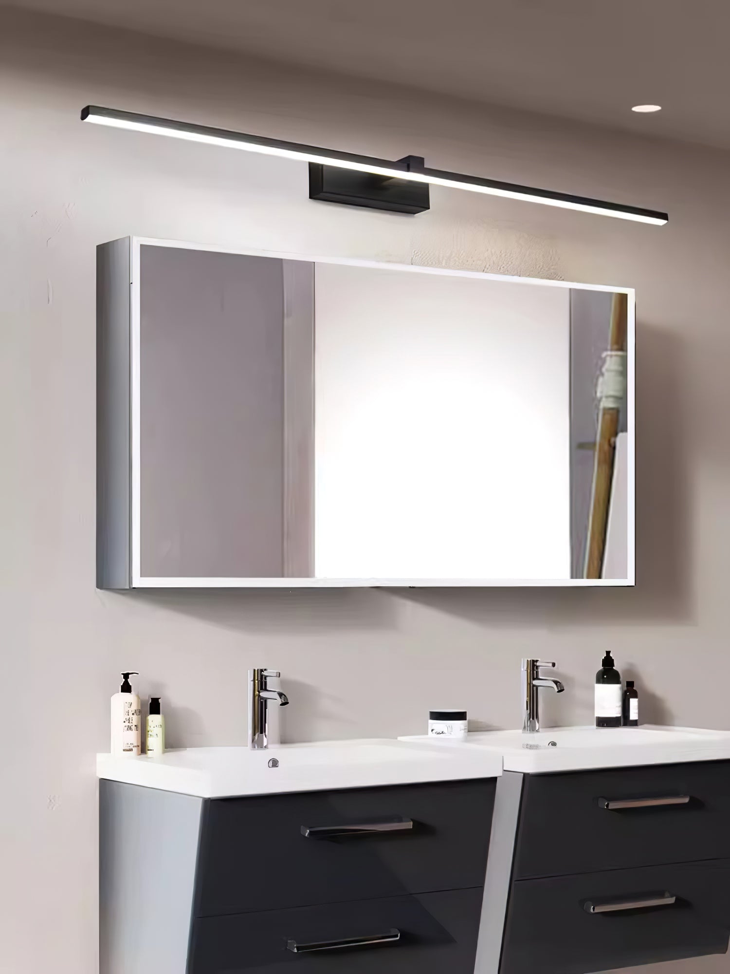 Aldas Linear Wall Light