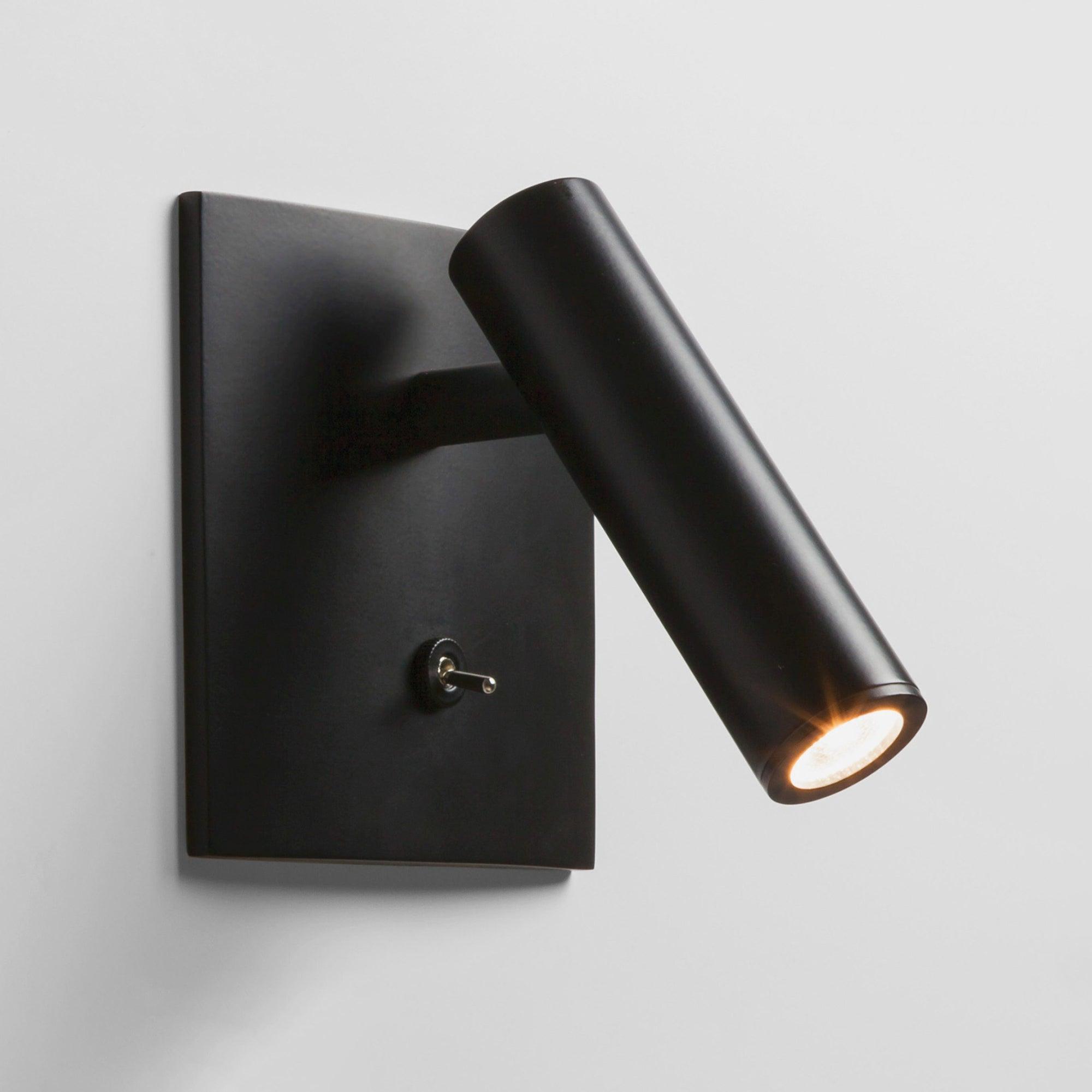 Trilvor Wall Light