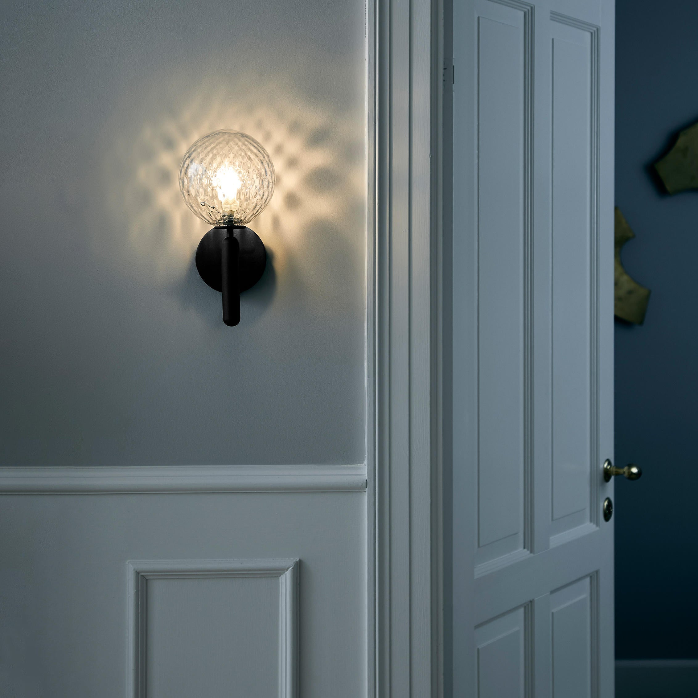 Zanovi Wall Light