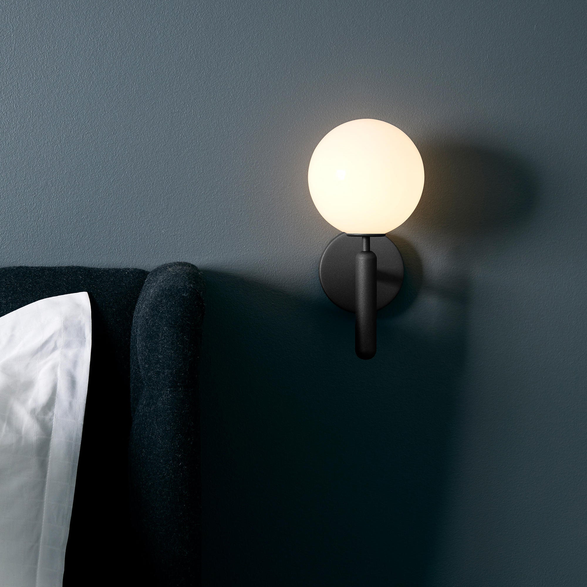 Zanovi Wall Light