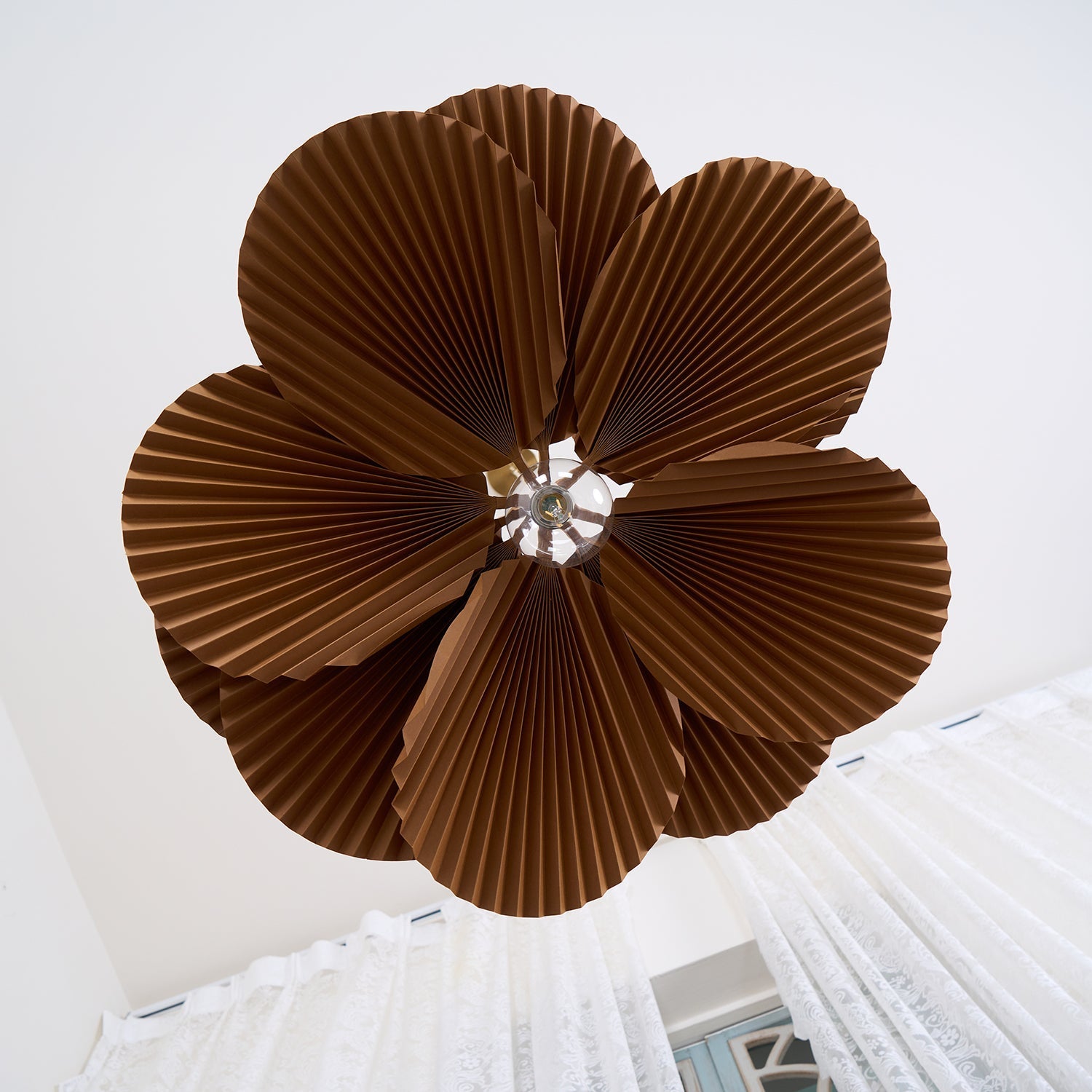 Demikado Flower Pendant Light