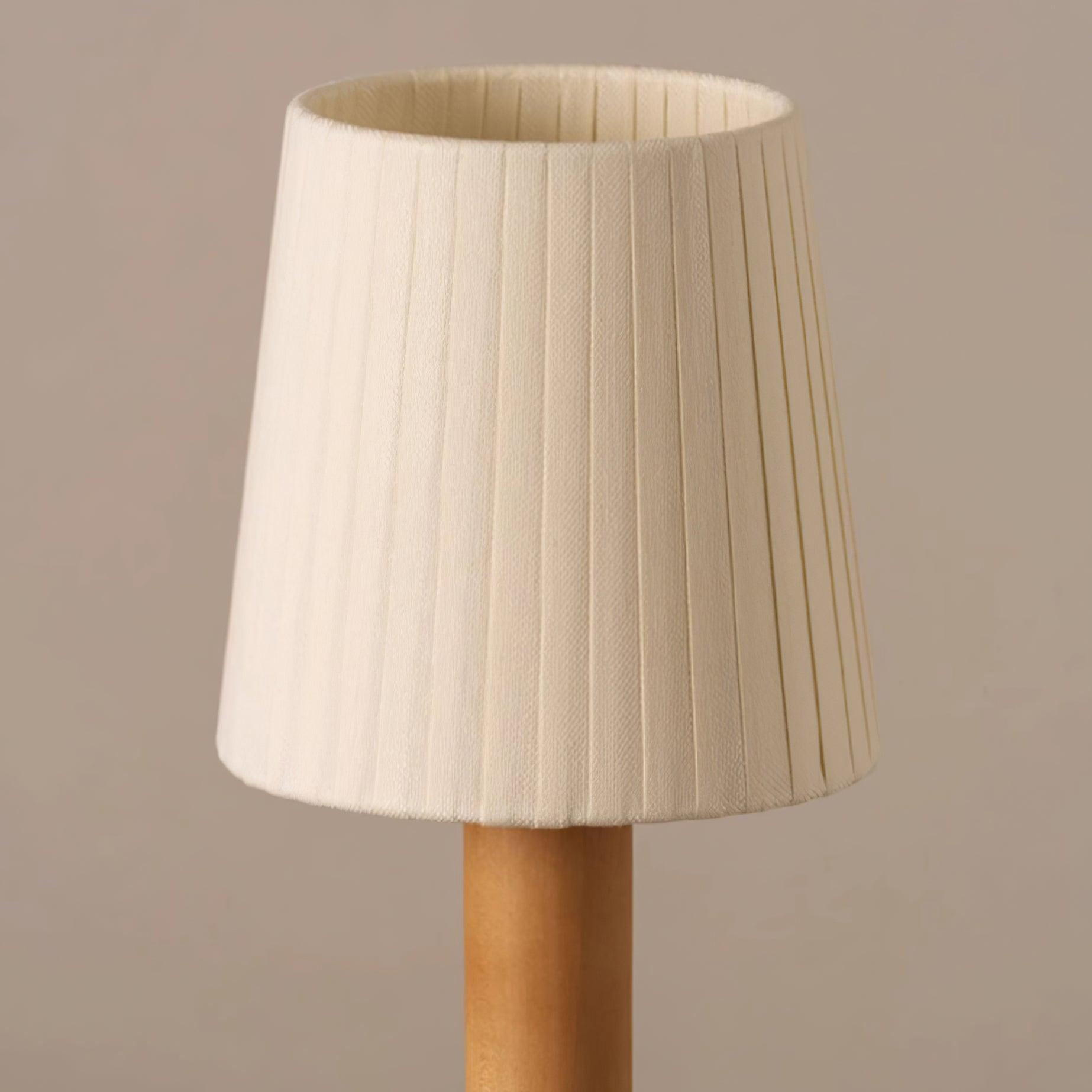 Quarivo Table Lamp