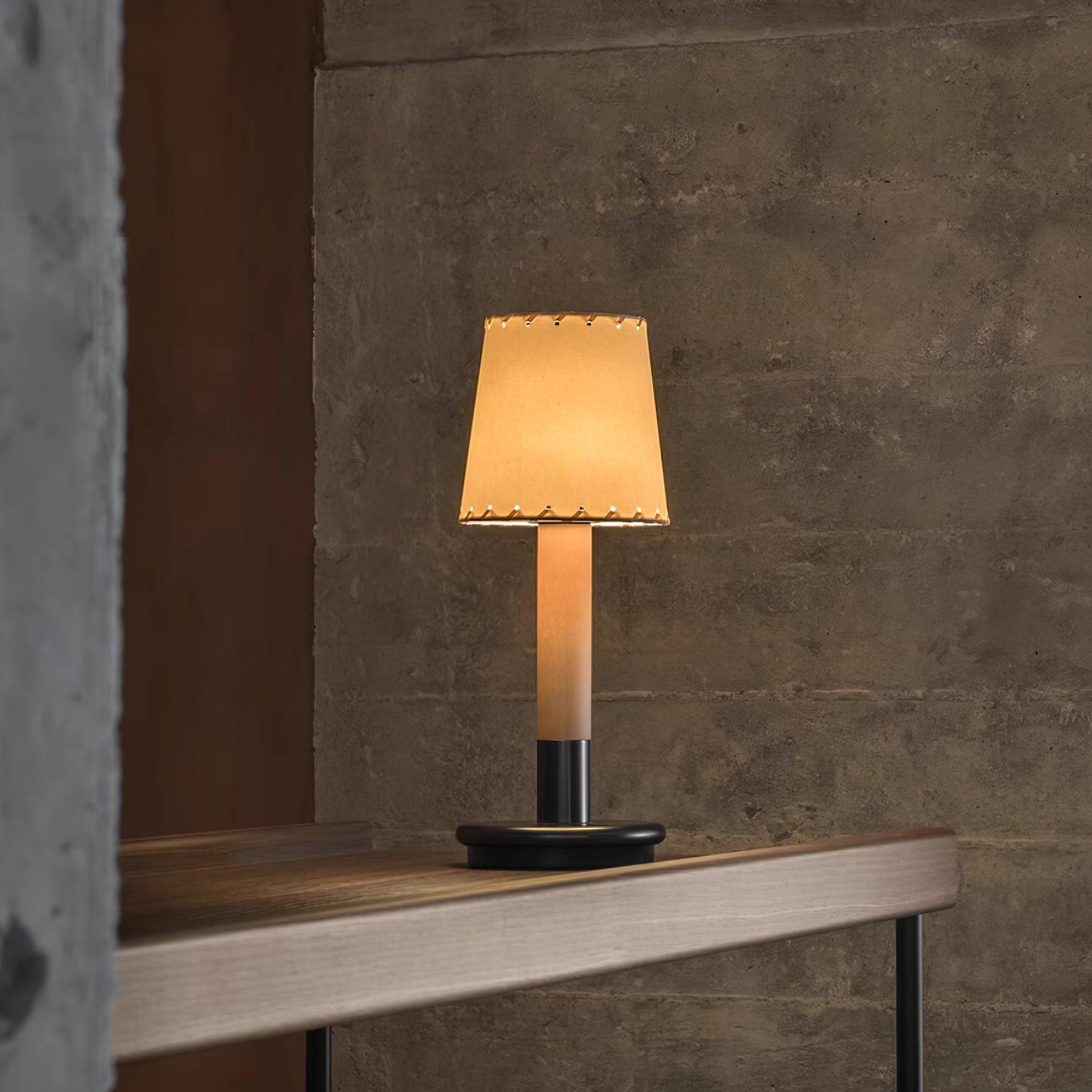 Quarivo Table Lamp