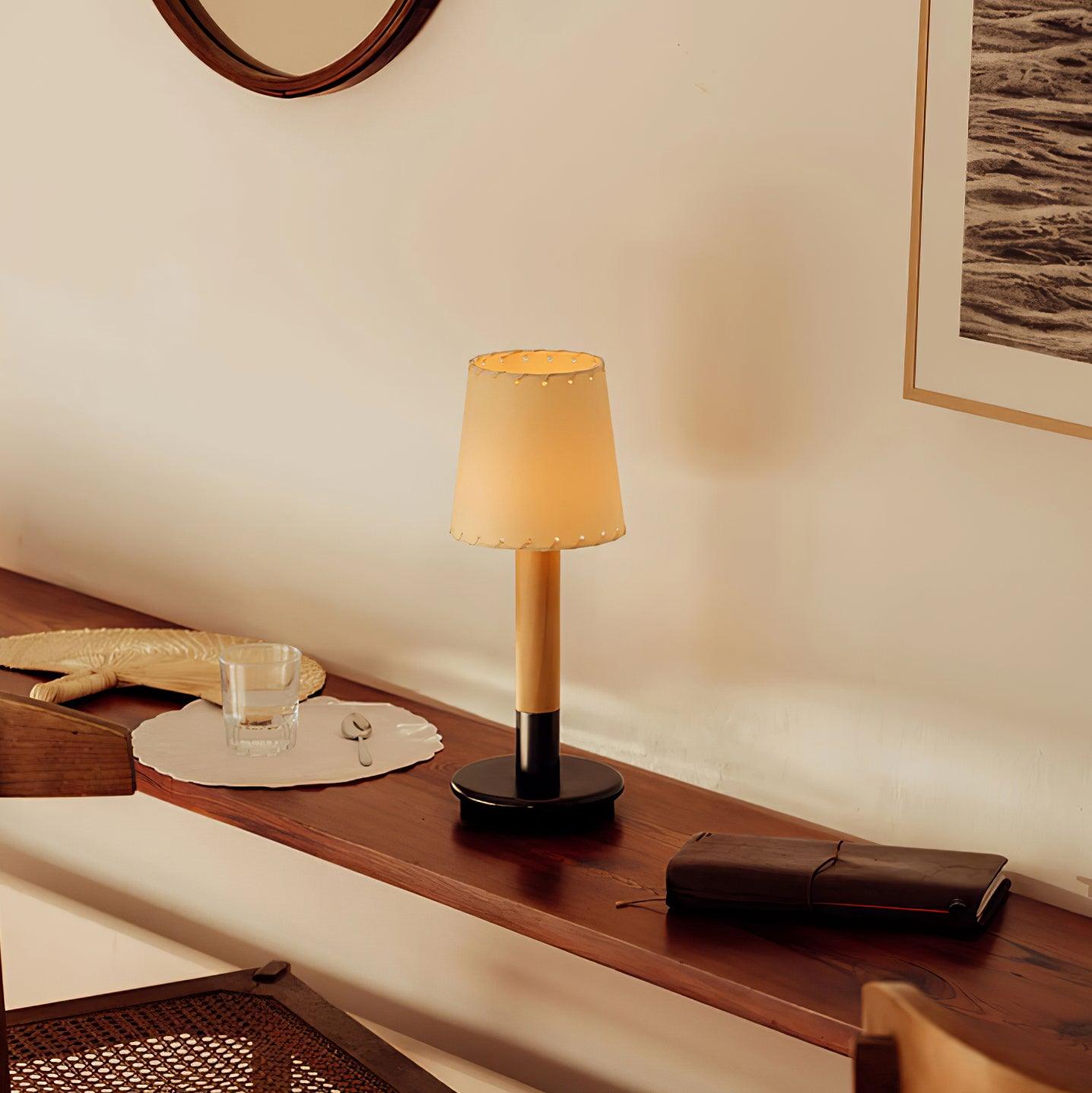 Quarivo Table Lamp