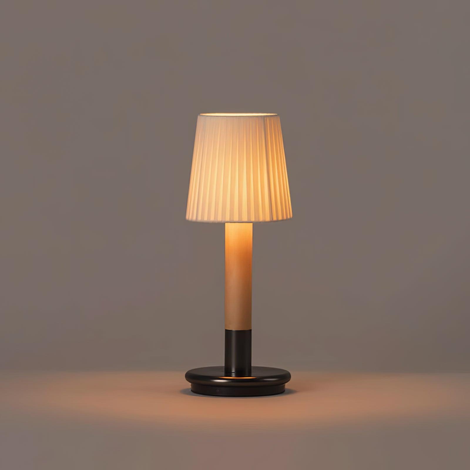 Quarivo Table Lamp