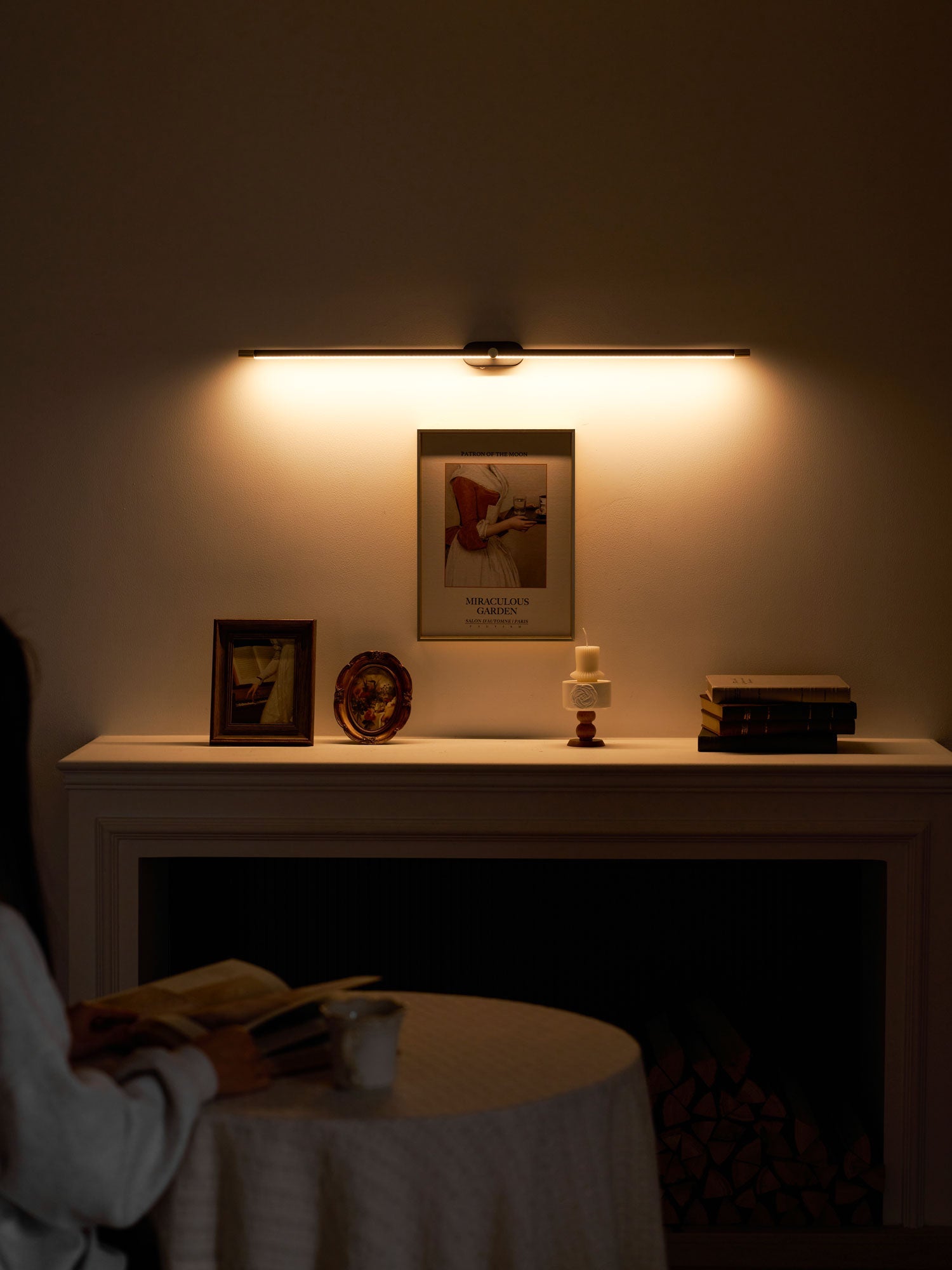 Reyton Rechargable Linear Wall Light