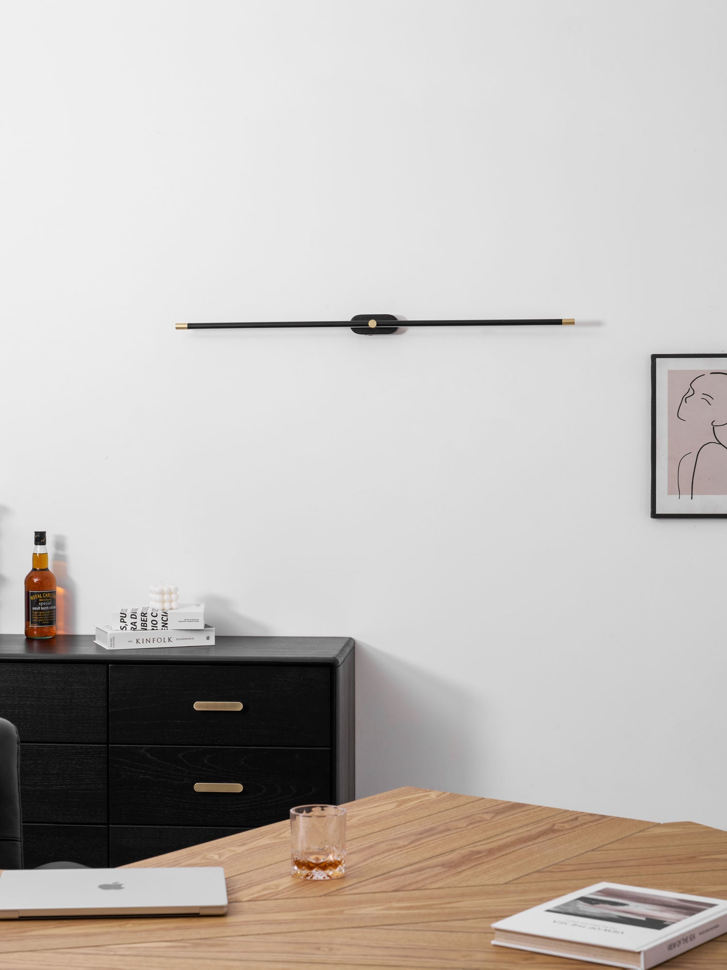 Reyton Rechargable Linear Wall Light