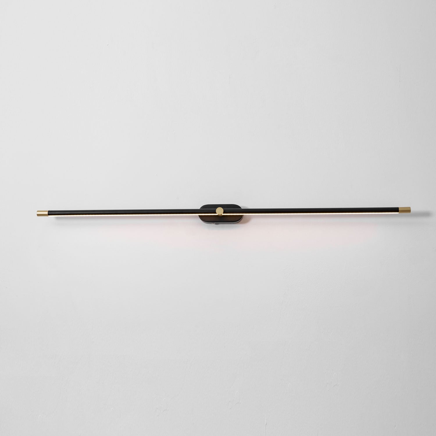 Reyton Rechargable Linear Wall Light