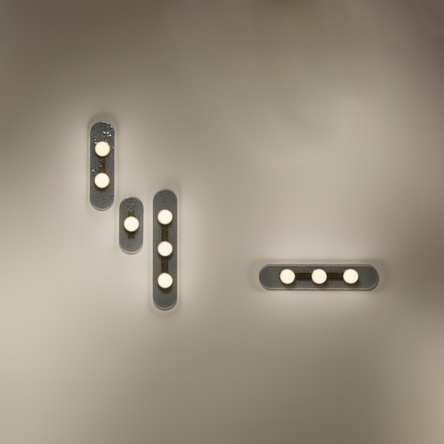 Mendulso Wall Light