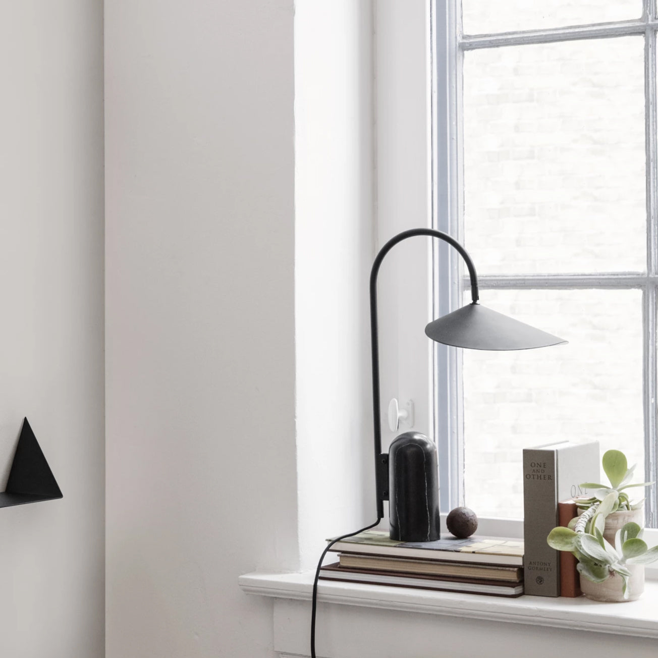 Reyaris Modern Table Lamp