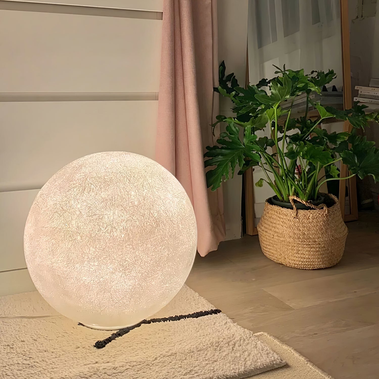 Lumza Moon-Shaped Floor Lamp