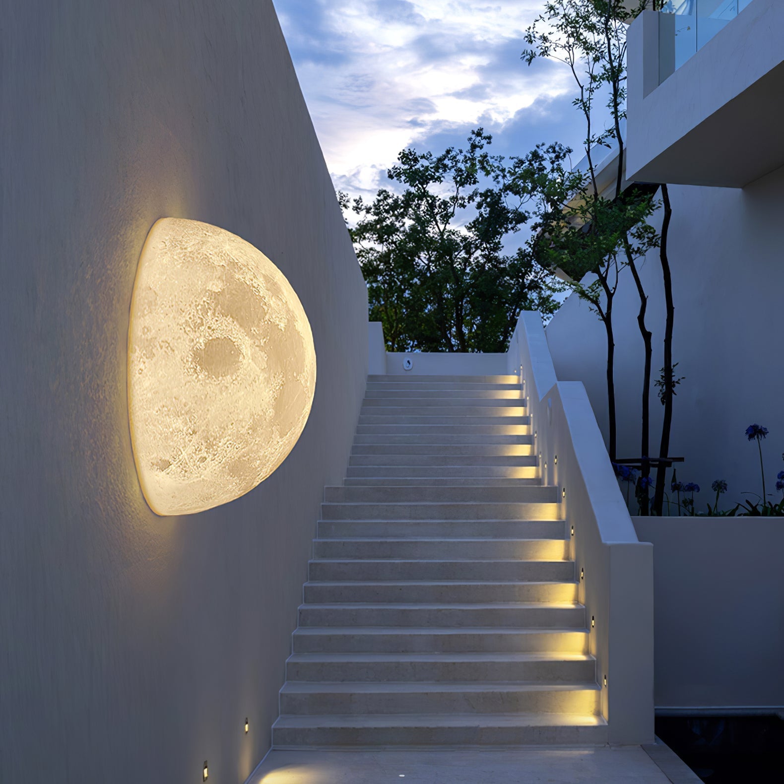 Tralvik Moon Design Wall Light