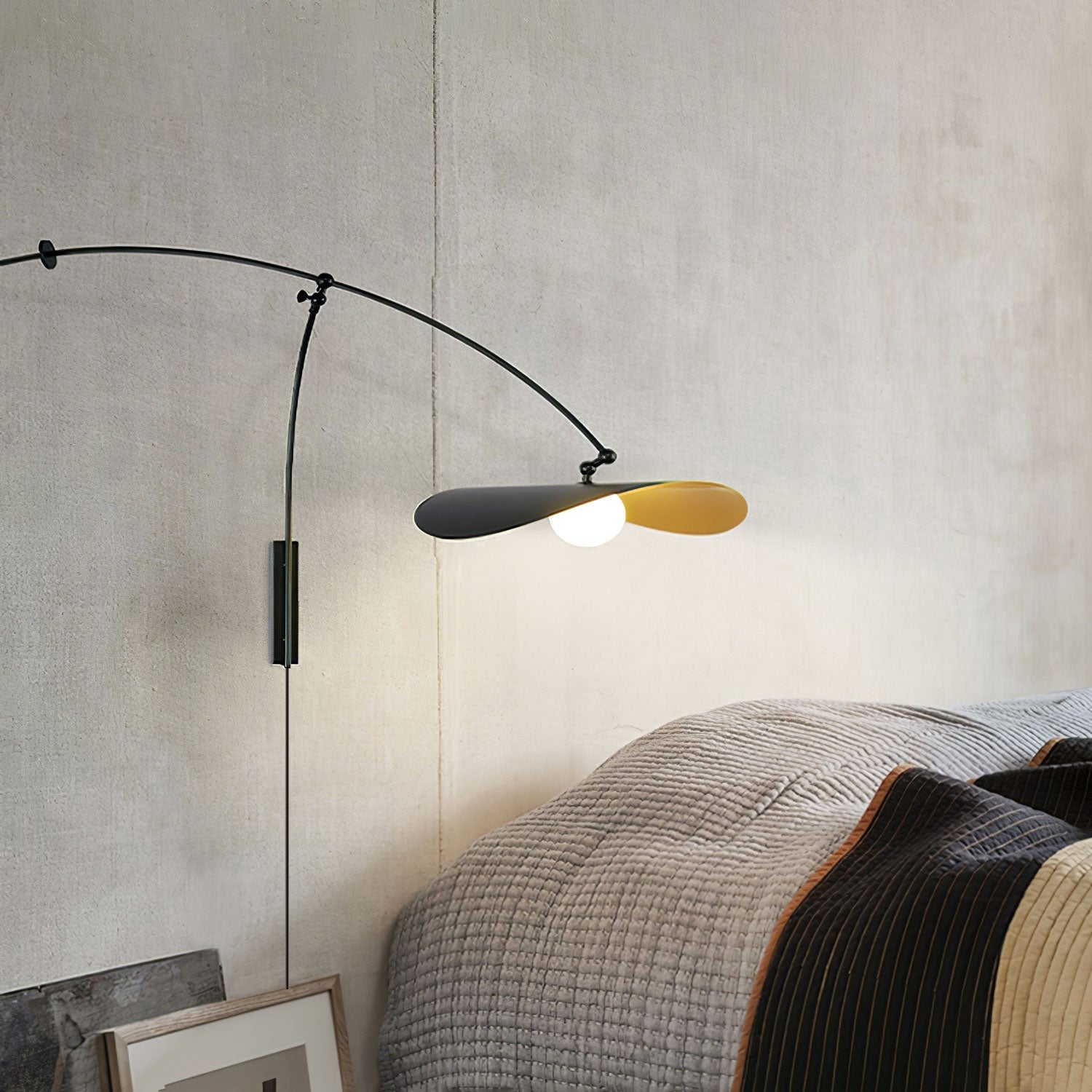 Venado Wall Light