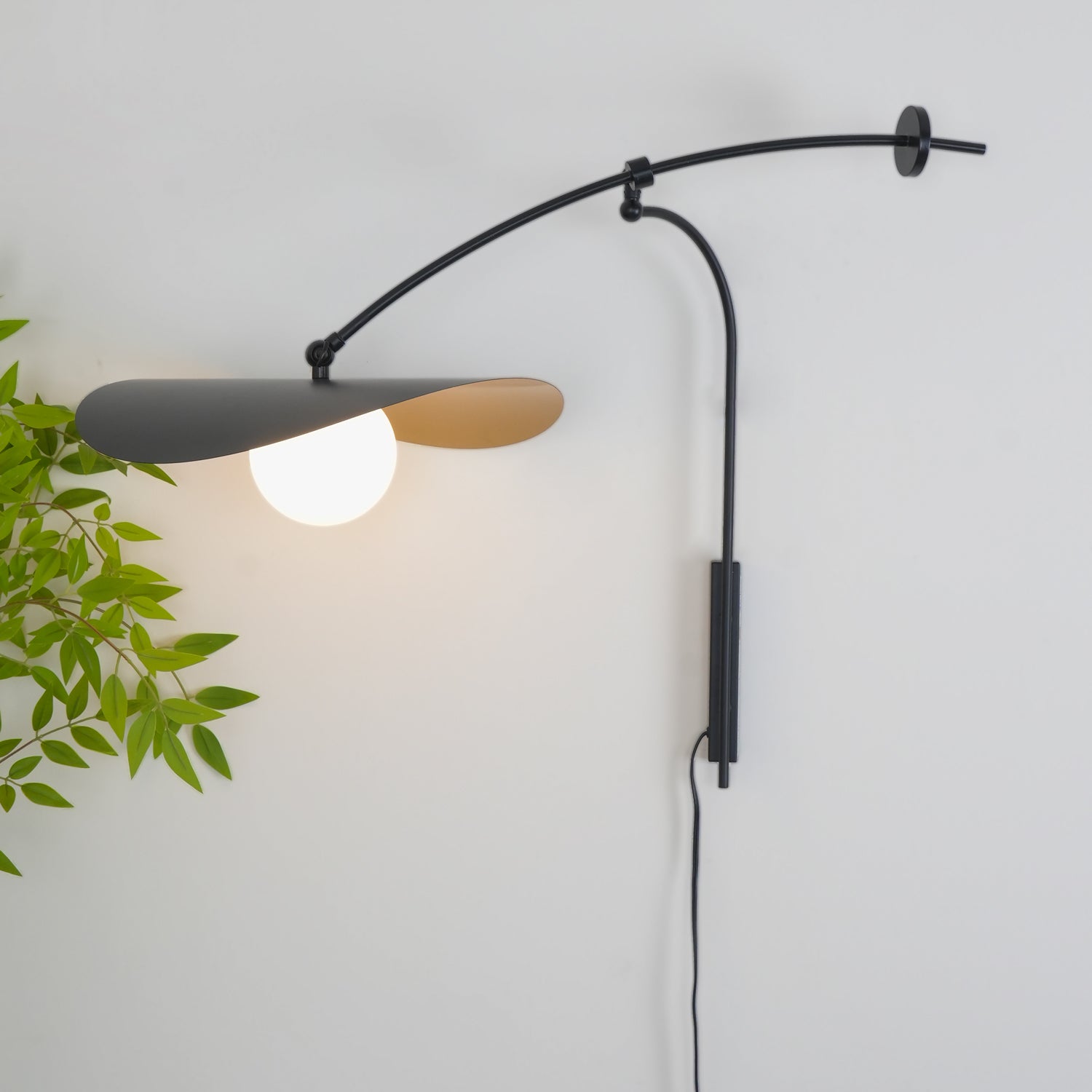Venado Wall Light
