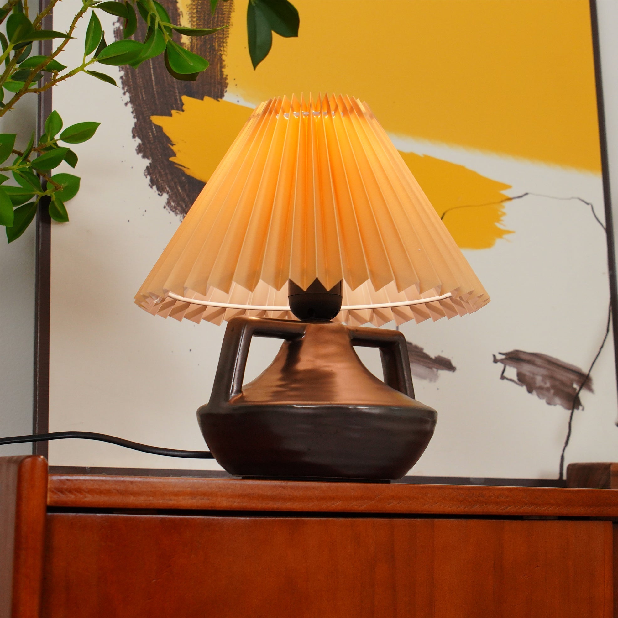 Lyniva Table Lamp