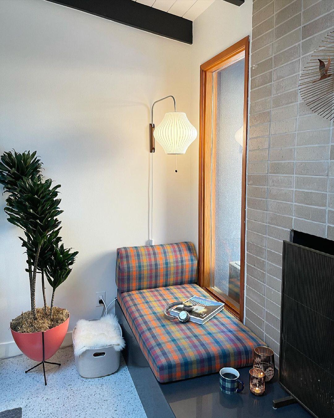 Wrenvae Wall Light