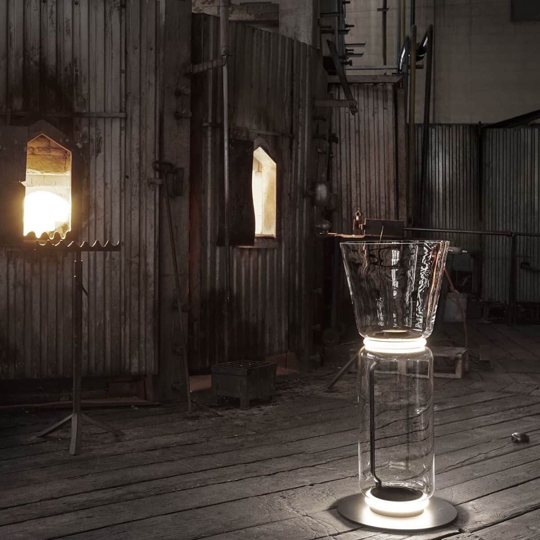 Teyylino Cylindrical Glass Floor Lamp