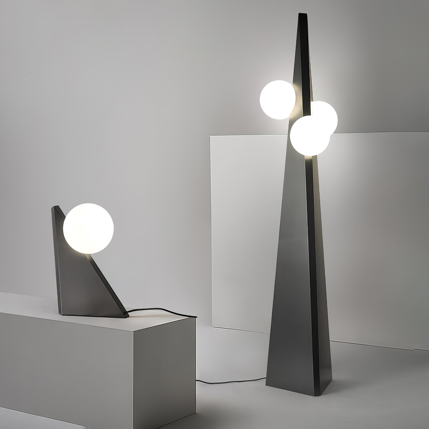 Royan Table Lamp