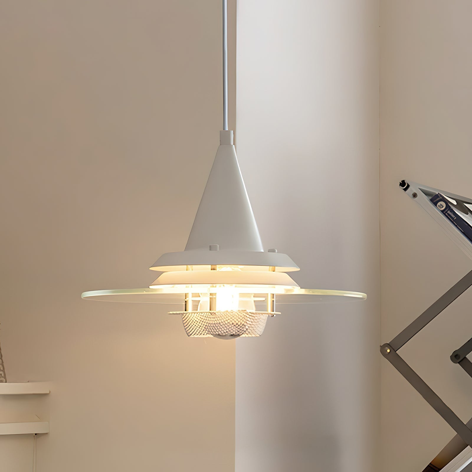 Nemosa Disc Pendant Light