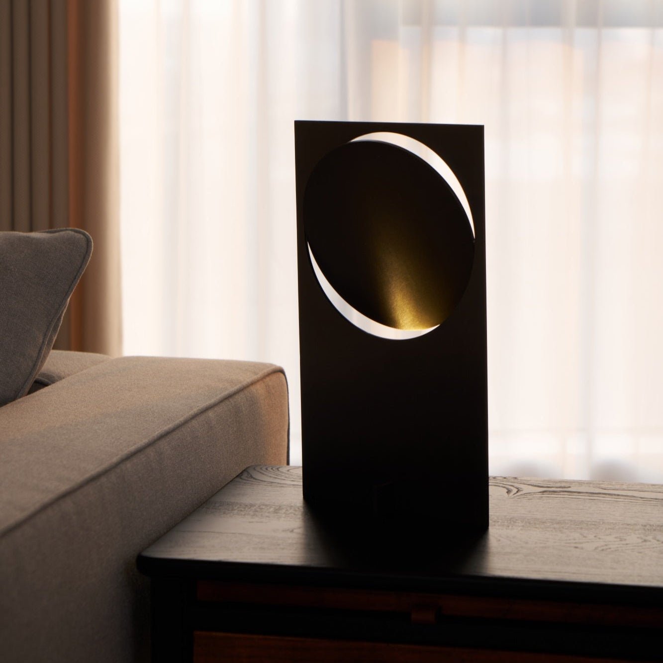 Tamiro Rotatable Table Lamp