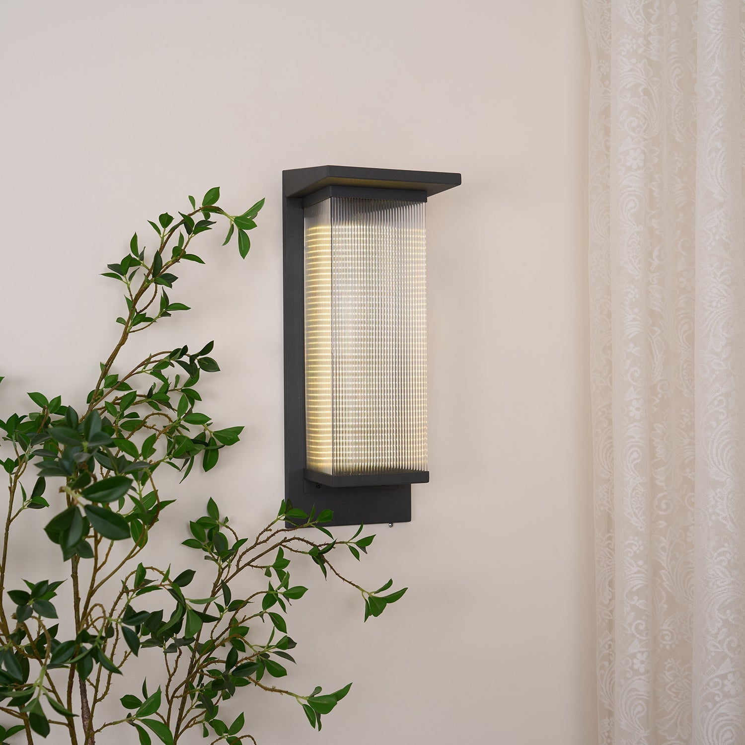 Eloran Outdoor Wall Light