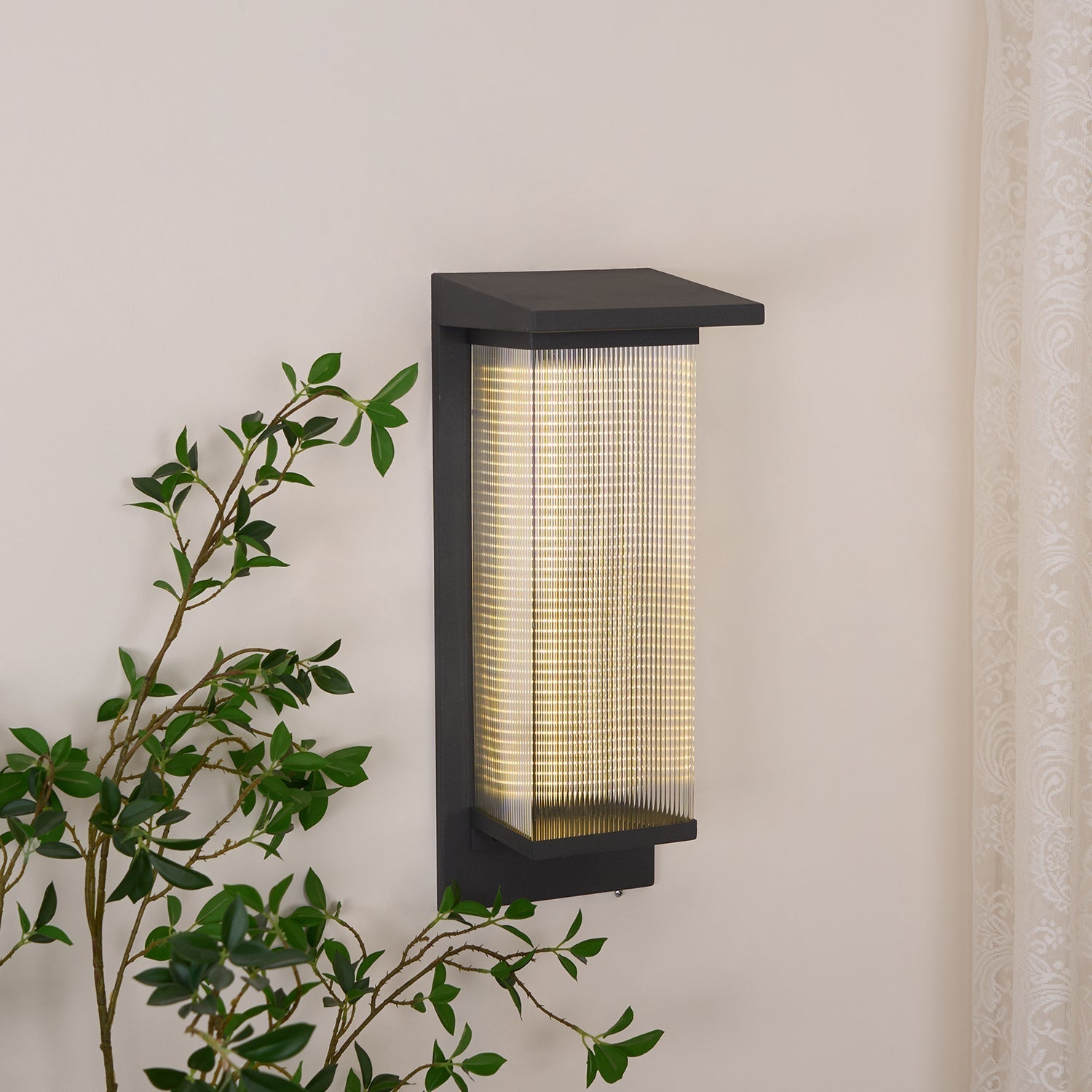 Eloran Outdoor Wall Light
