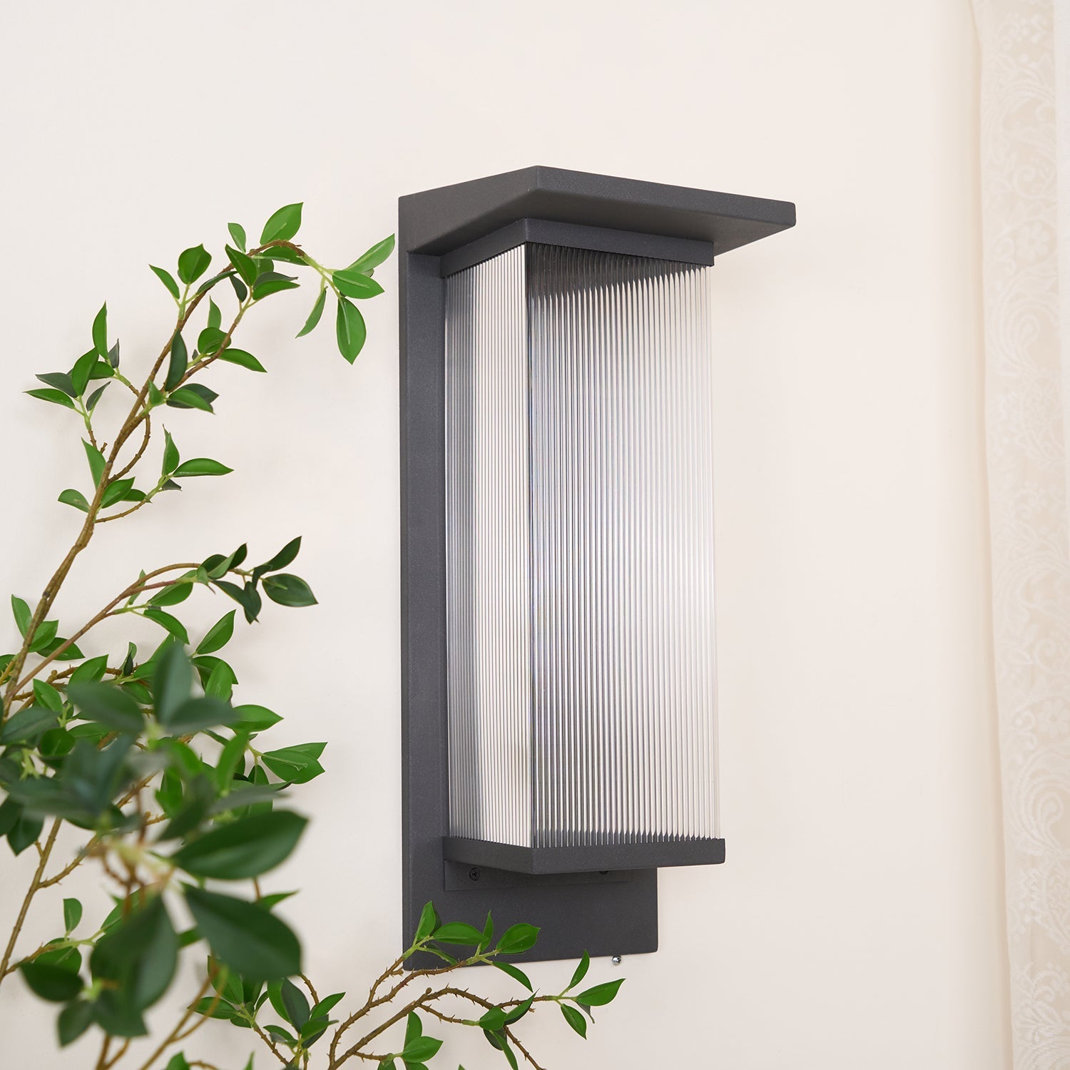 Eloran Outdoor Wall Light