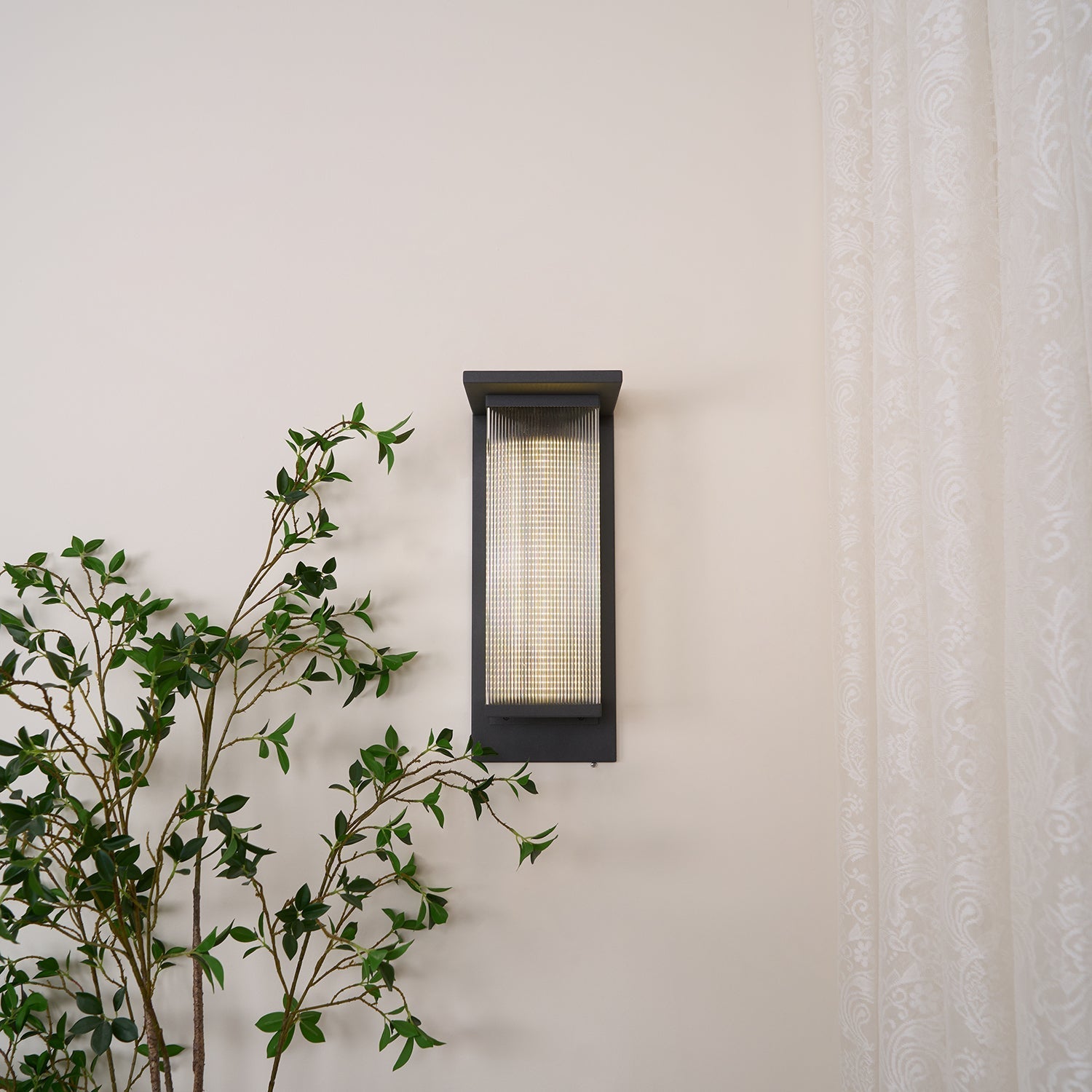 Eloran Outdoor Wall Light