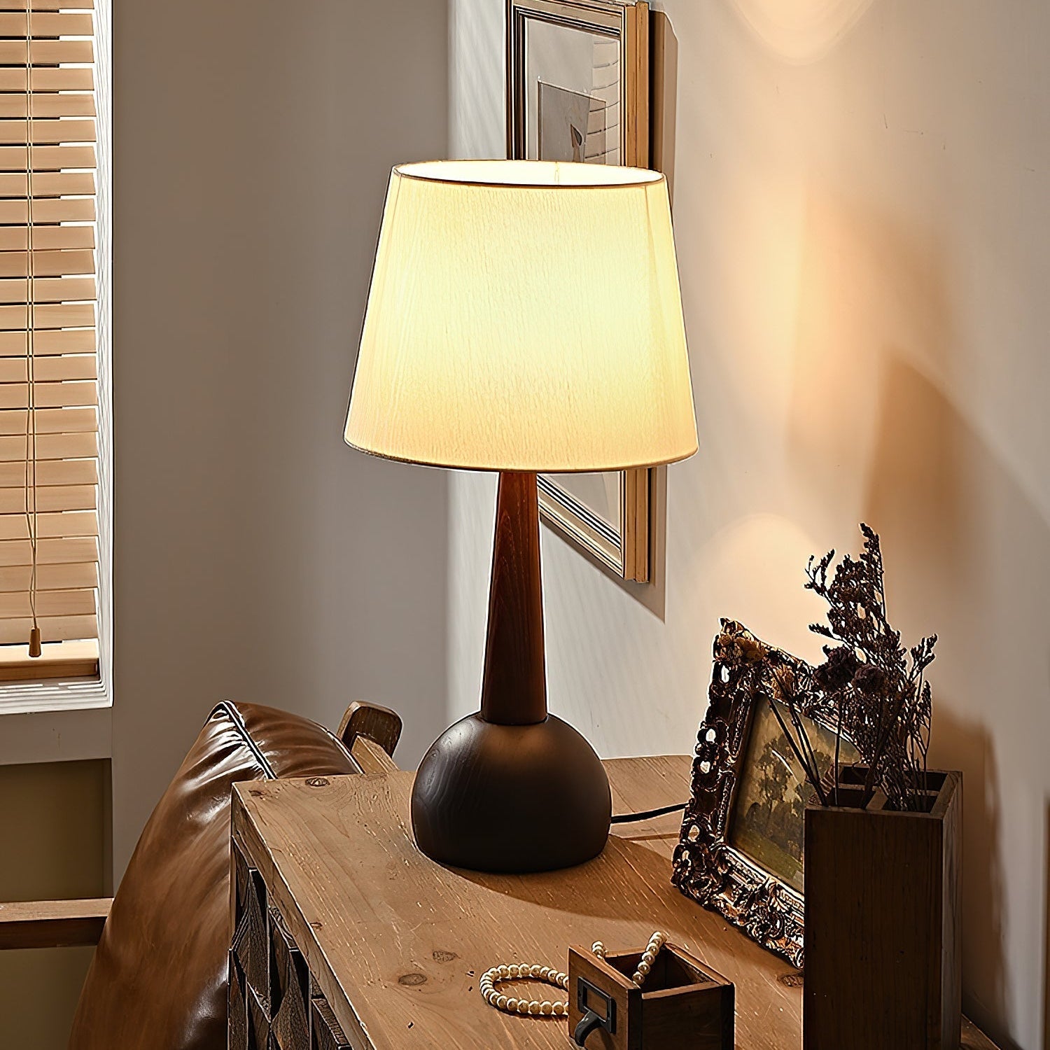 Oliwes Table Lamp