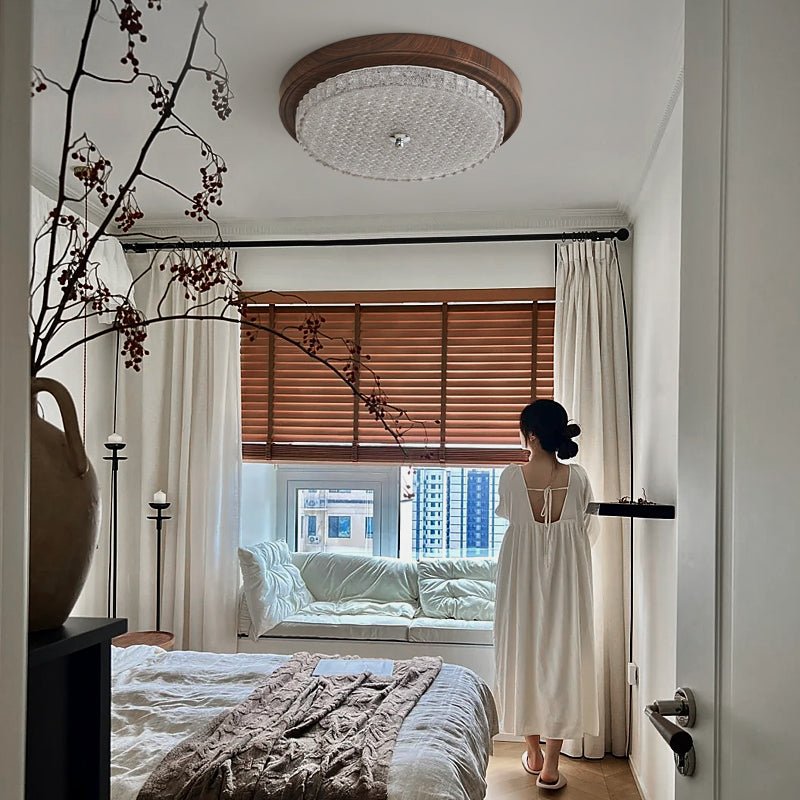 Omisvelle Ceiling Light
