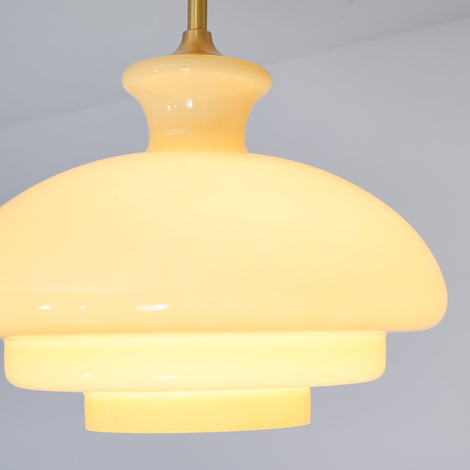 Voamis Pendant Light