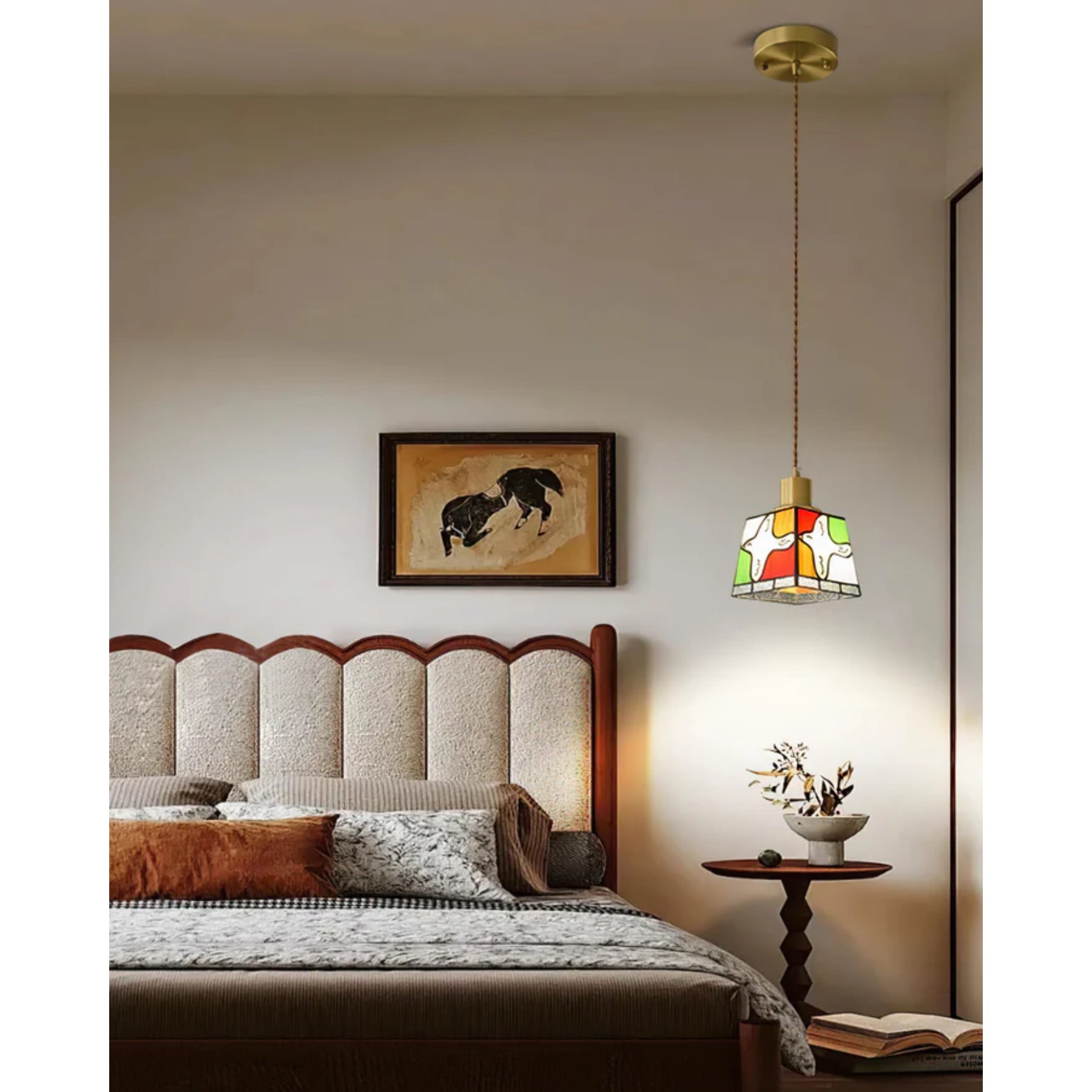 Dovesa Tiffany Pendant Light