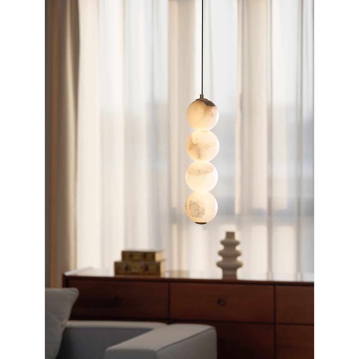 Zorvaan Globe Pendant Light