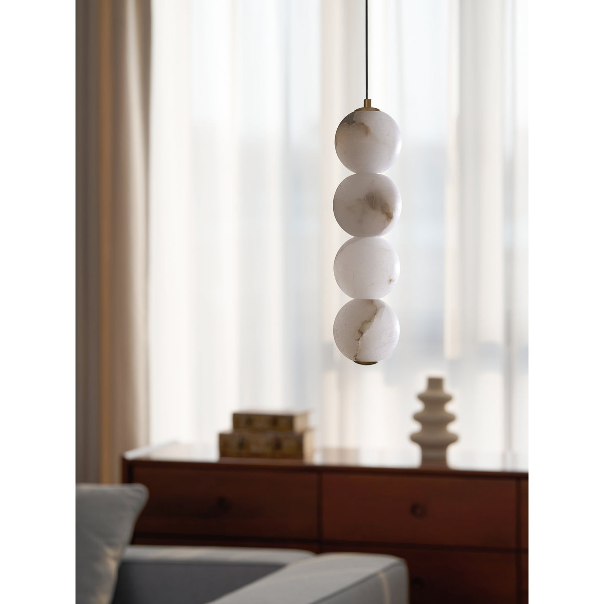 Zorvaan Globe Pendant Light