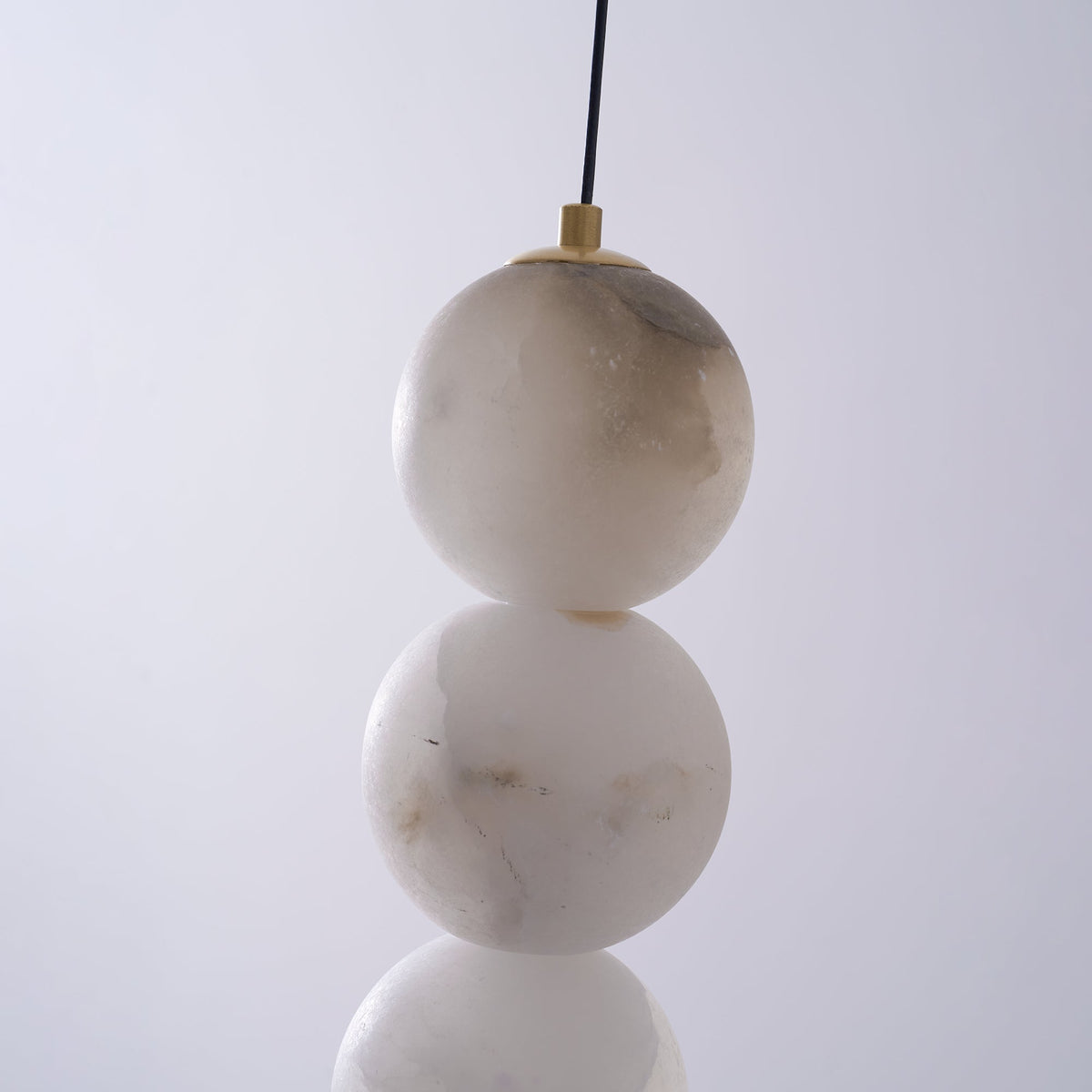 Zorvaan Globe Pendant Light