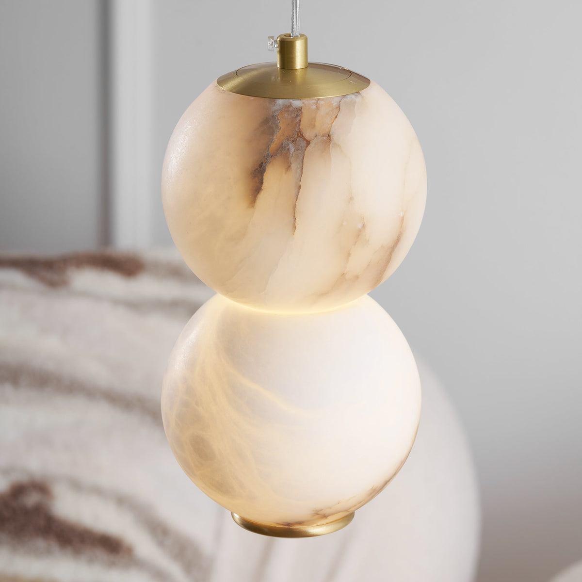 Zorvaan Globe Pendant Light