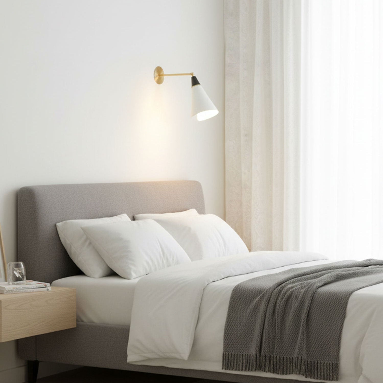 Mauge Wall Light