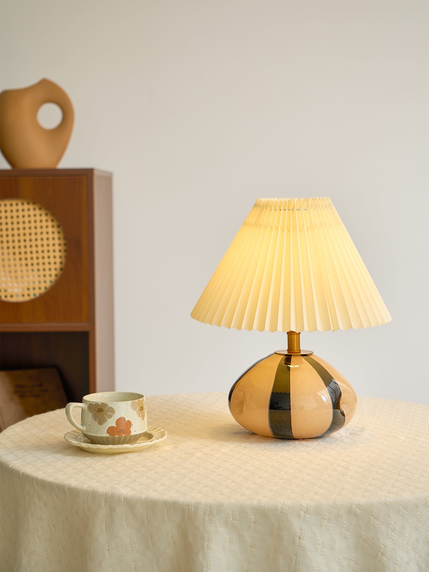 Yarmerei Pleated Table Lamp