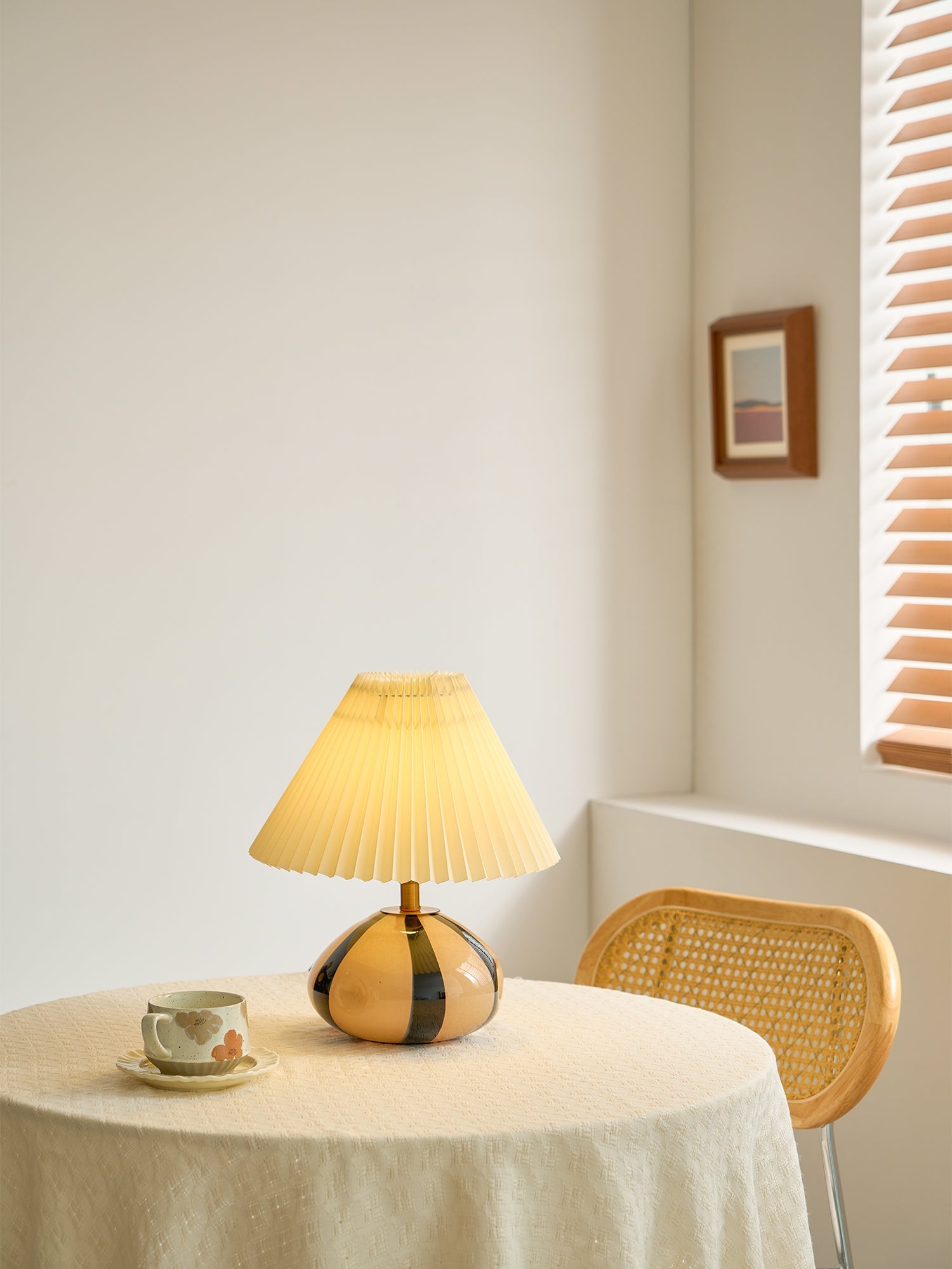 Yarmerei Pleated Table Lamp