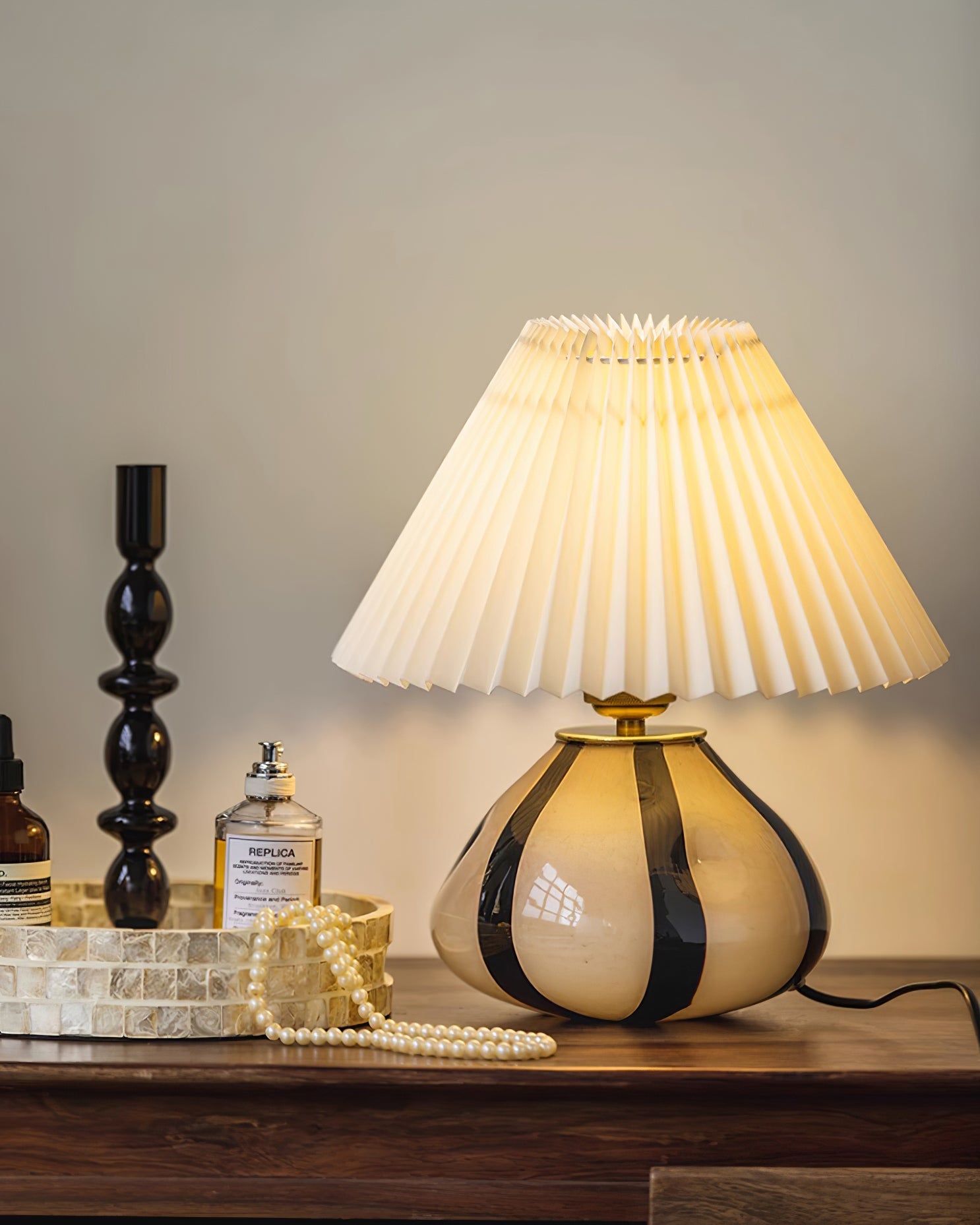 Yarmerei Pleated Table Lamp