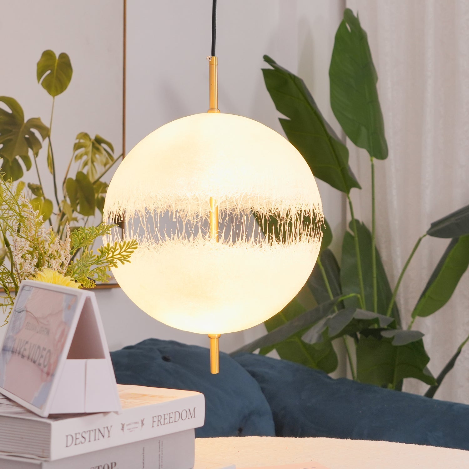 Pereneo Pendant Light