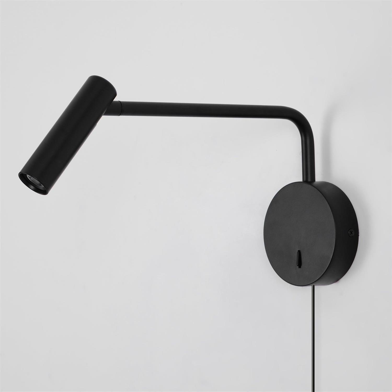 Zenavo Wall Light
